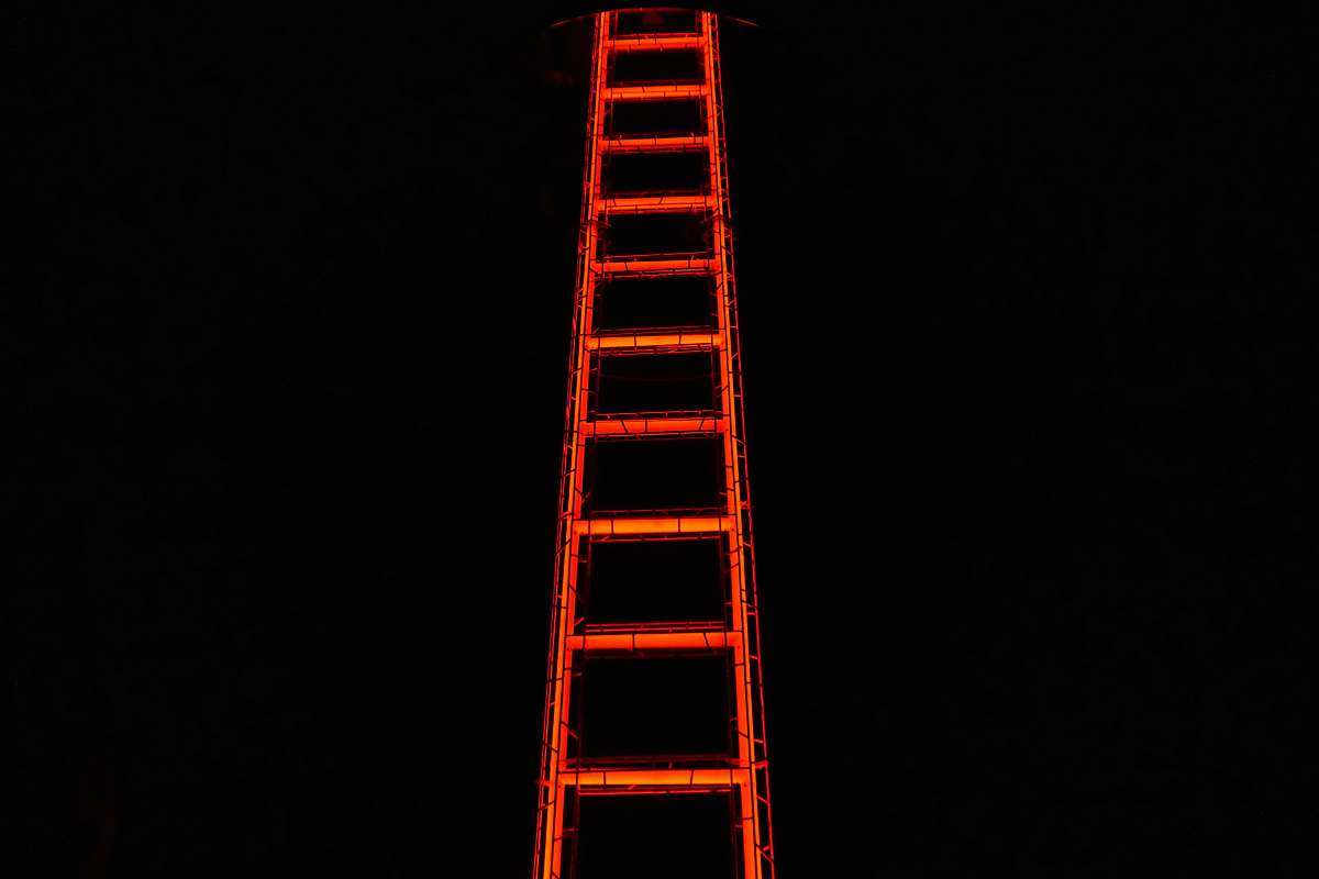west 19th street orange LED ladder art 纽约纽约州美国